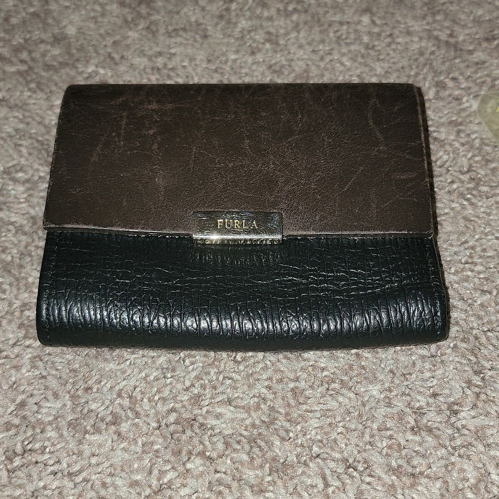 Furla Classic Trifold Wallet Saffiano Two Tone Leather • Vintage • Beautiful